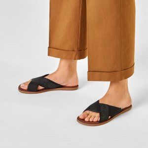 NWOT TOMS Black Cloth Flip Flop Slide Sandals